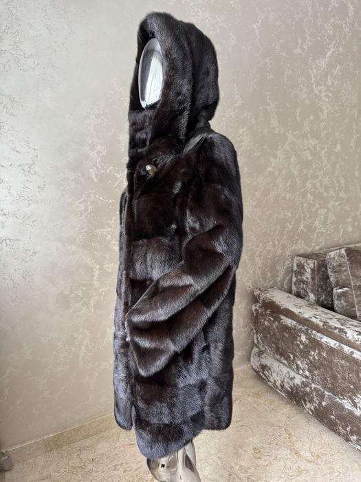 Норкова шуба , норка з капюшоном .