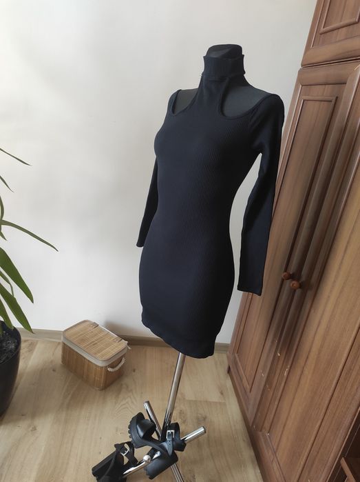 Dopasowana sukienka Bershka XS S halter