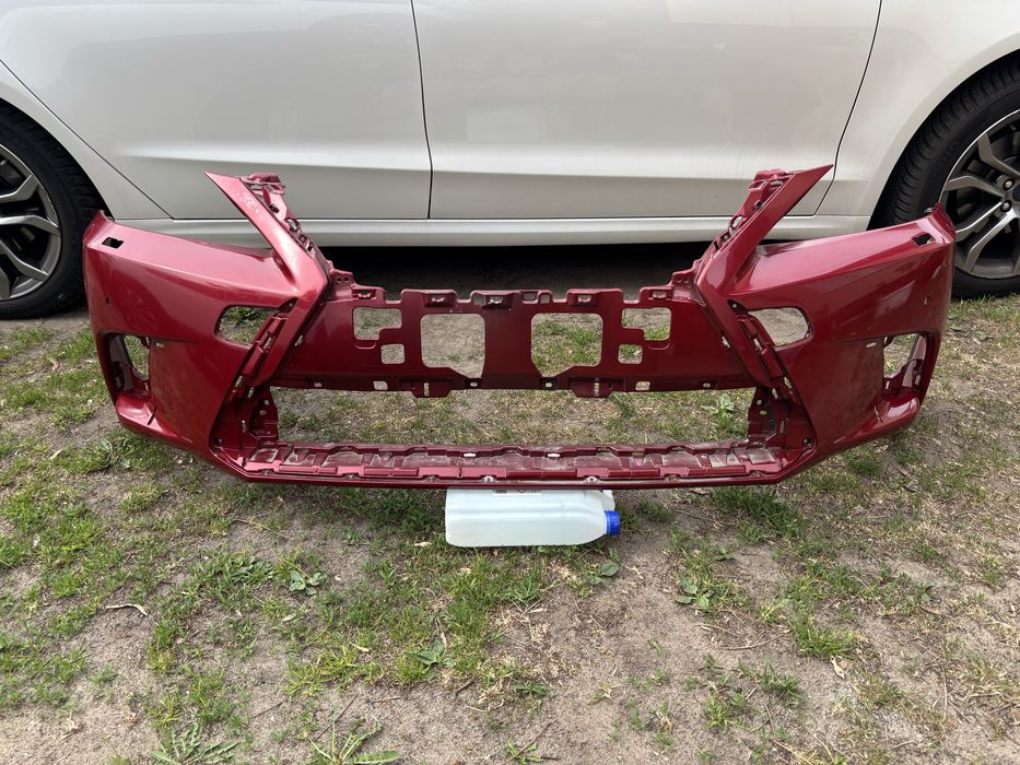 Zderzak przód Lexus CT 200h lift