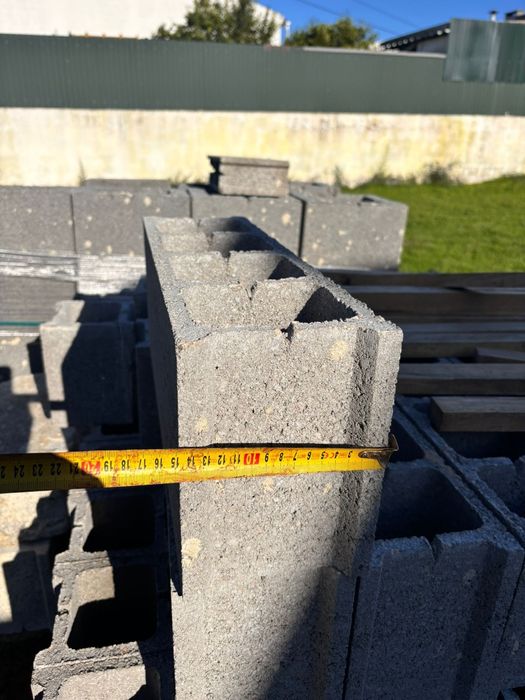 Blocos de betão a venda 
Oportunidade Blocos de betao lote comple