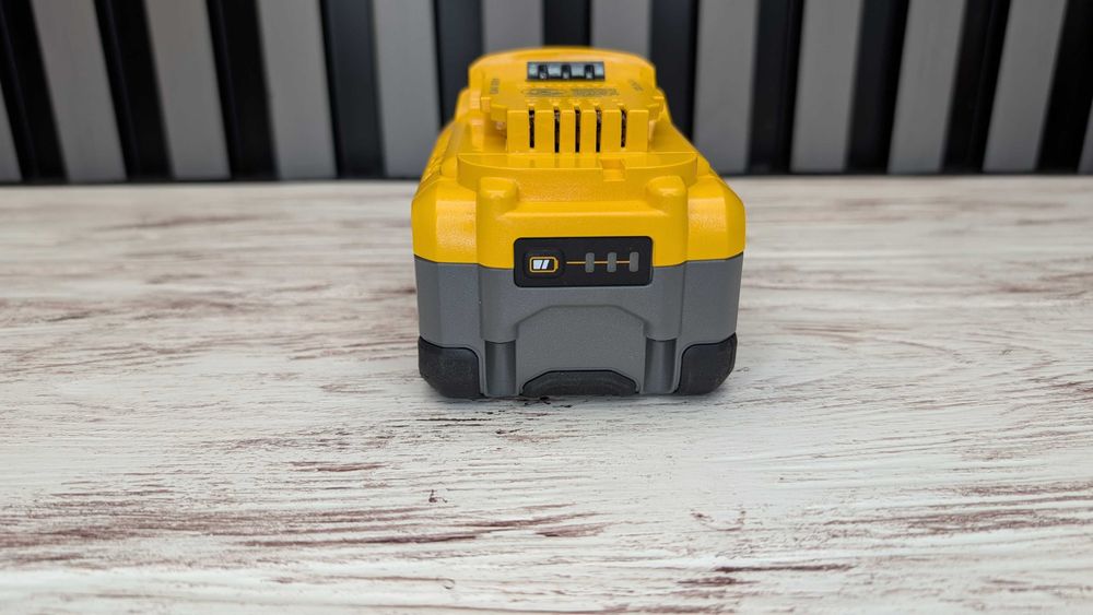 Акумулятор, батарея DeWALT DCB2108 8Ah POWERPACK