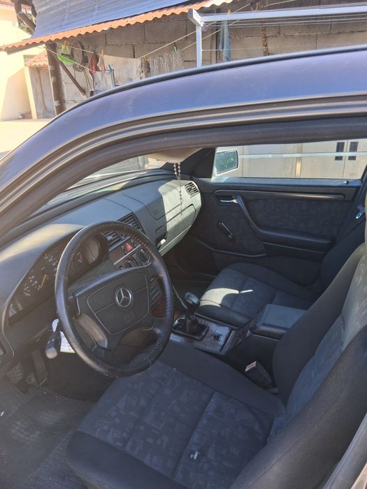 Vendo Mercedes 220 Diesel