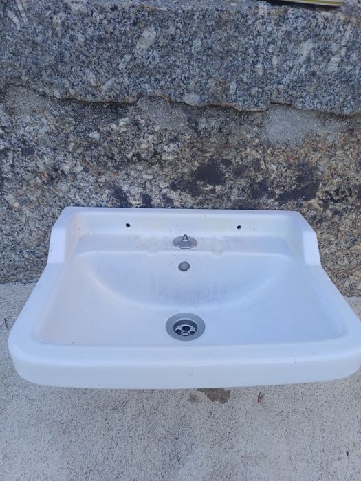Vendo lavatório  de parede
