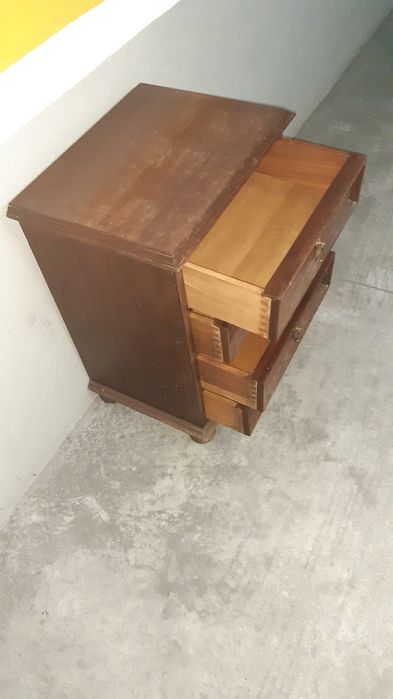 Móvel de apoio 4 gavetas