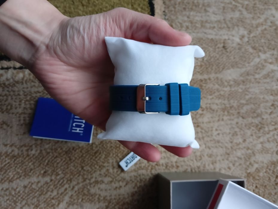 Nowy zegarek w etui