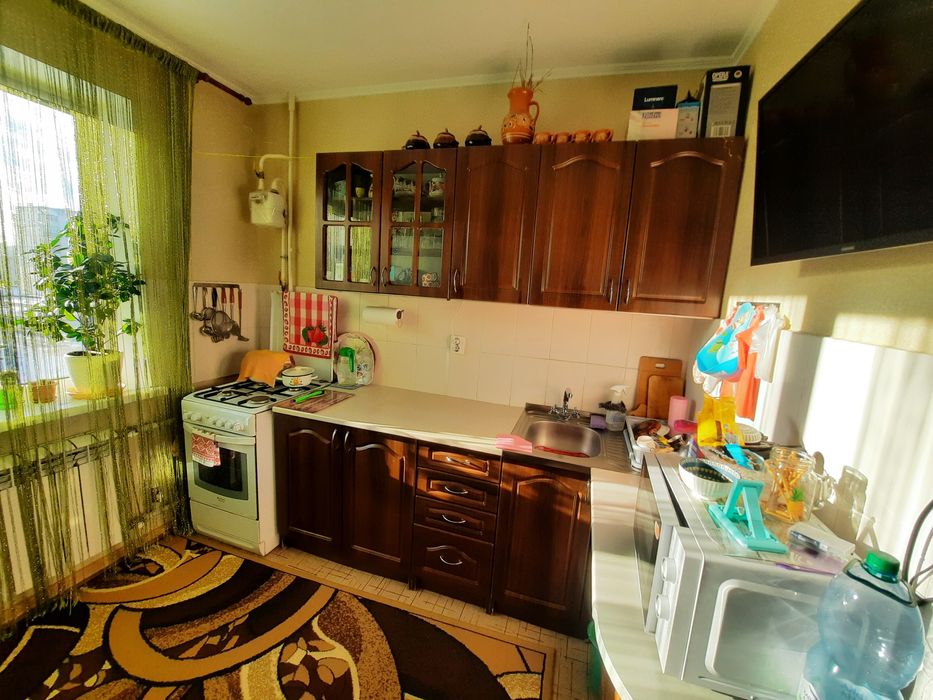 Продам 1к квартиру з ремонтом 10мкр