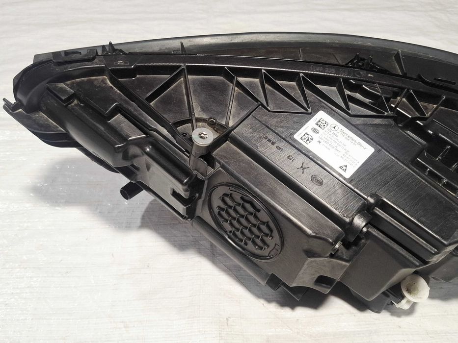 lampa przód przednia prawa mercedes cla ii 2 a118 w118 lift multibeam 2023-2025 a1189061401 cała ladna nie uszkodzona