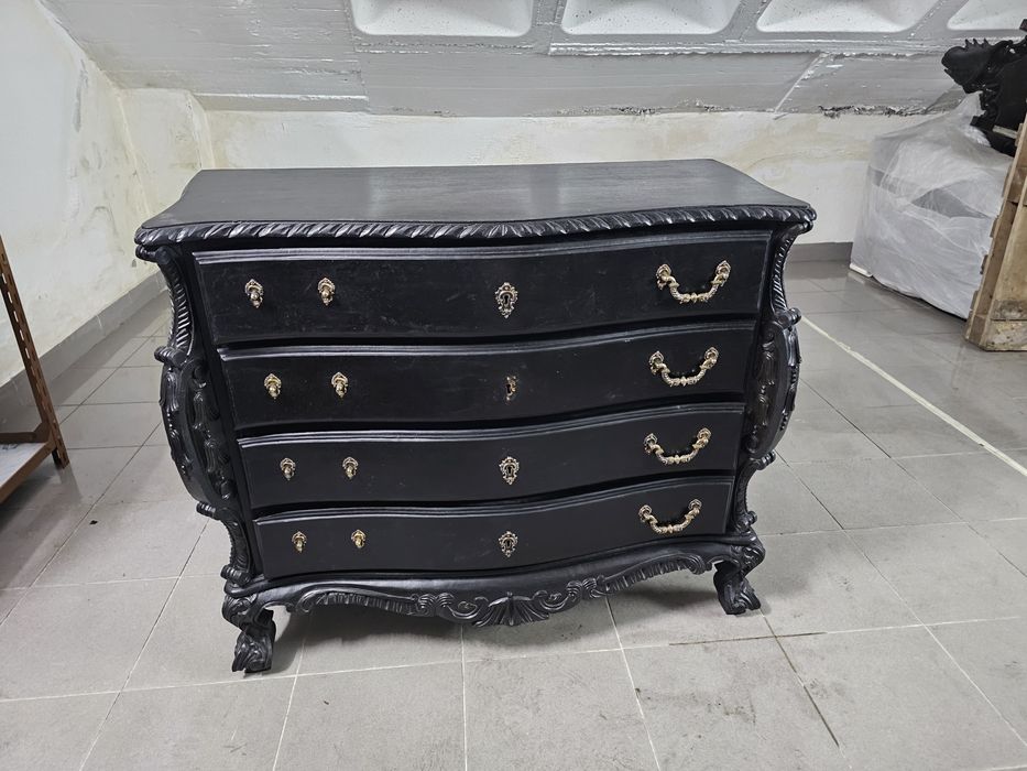 Cómoda antiga em bom estado geral