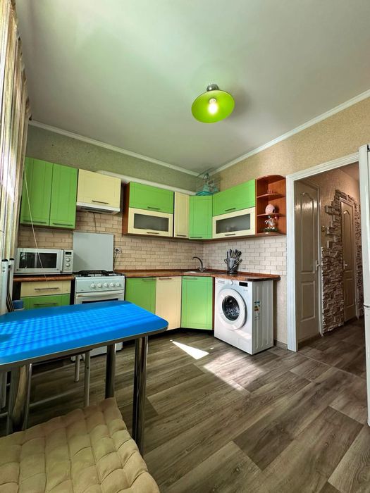 Продаж 1 кімнатноі квартири  на Калініна 4