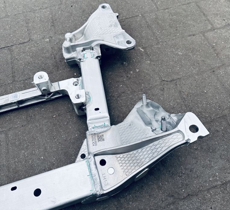 Передній та задній підрамник Tesla Model S 2021, 2022, 2023,2024