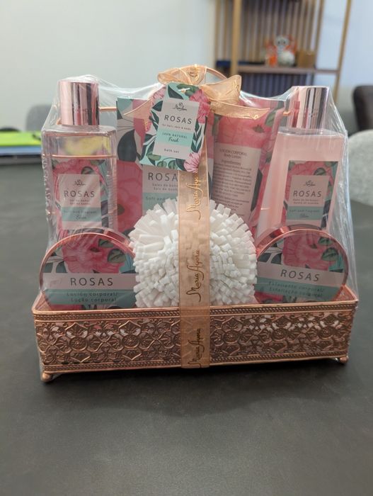 Set produtos corporais novo ..Rosas