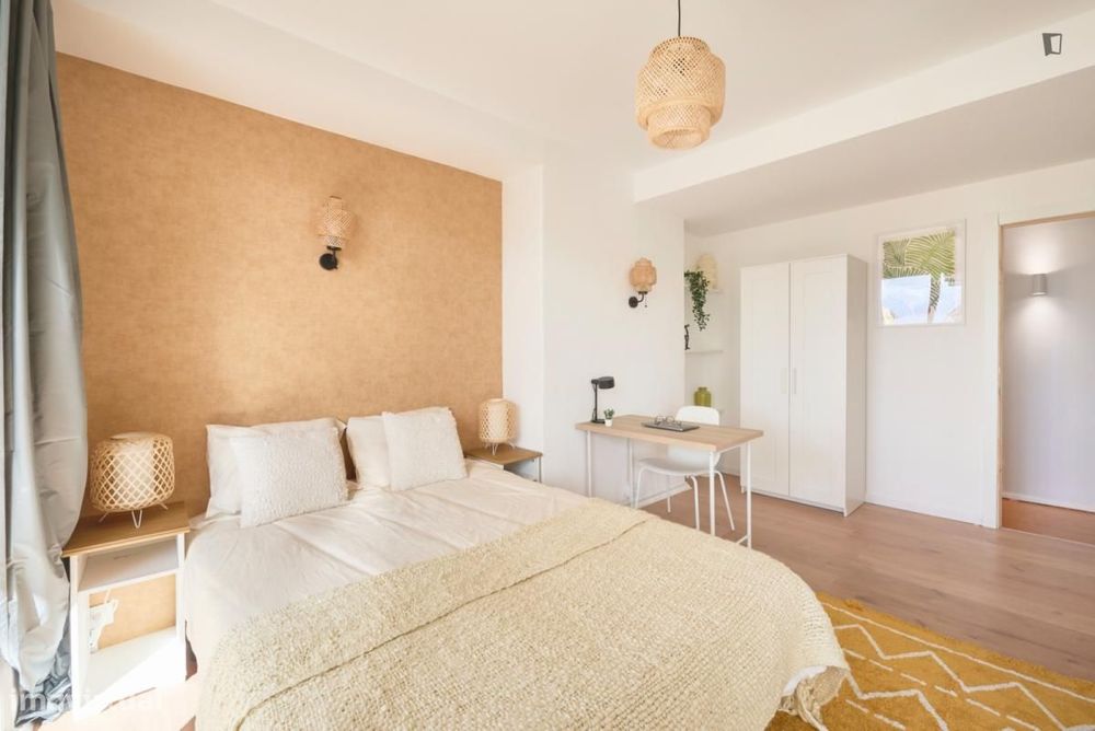 Quarto - localizado em Lapa Lisbon