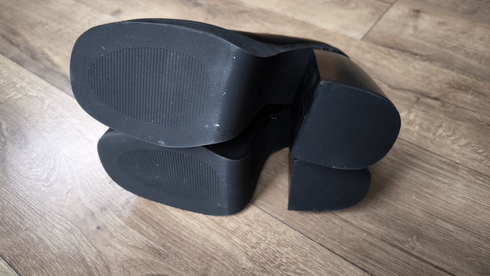 Botki na platformie KALTUR 37