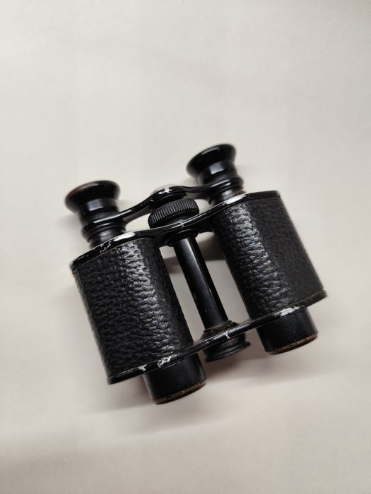 Binóculos muito antigos marca Russell London