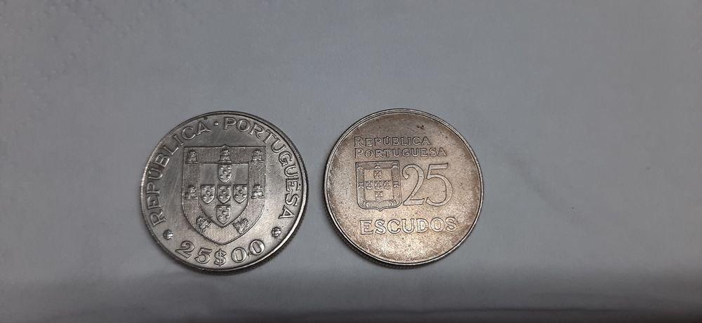 Moedas antigas portuguesas e venezuelanas