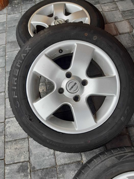 Felgi aluminiowe z oponami