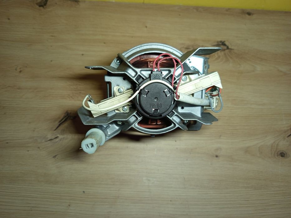 Silnik elektryczny | Nidec WU112U45W00