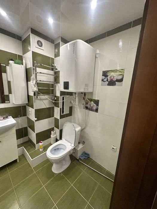 Здам 2-х кімнатну квартиру в довгострокову оренду.