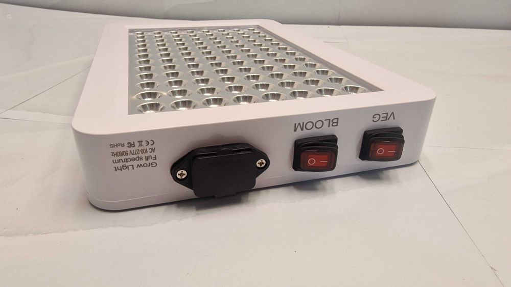 Panel LED do uprawy roślin full spectrum, veg & bloom