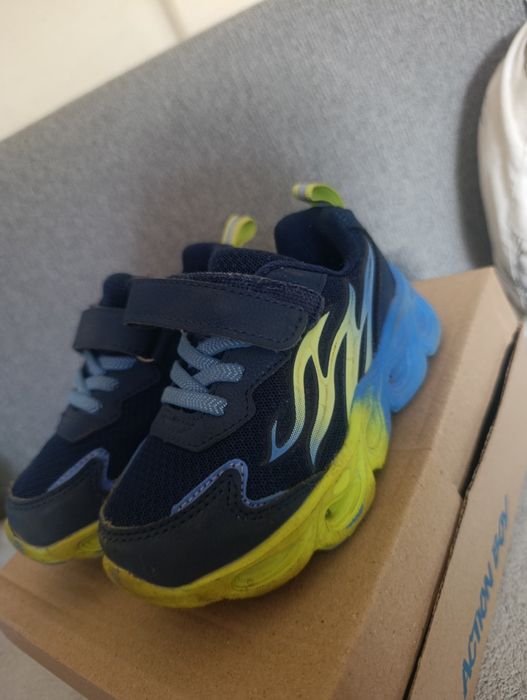 Sprzedam buty dziecięce