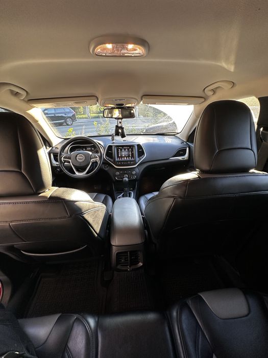 Jeep Cherokee 3,2