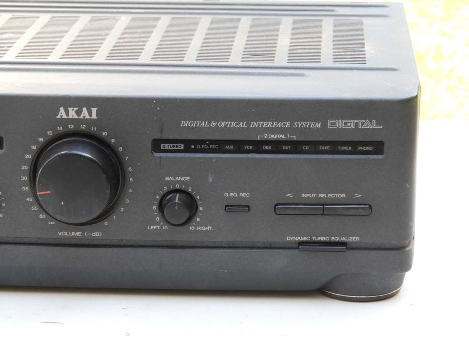 Wzmacniacz Akai AM - M830 do naprawy lub na części