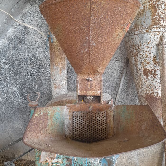 Moinho a martelos 10CV, moagem de cereais e silagem