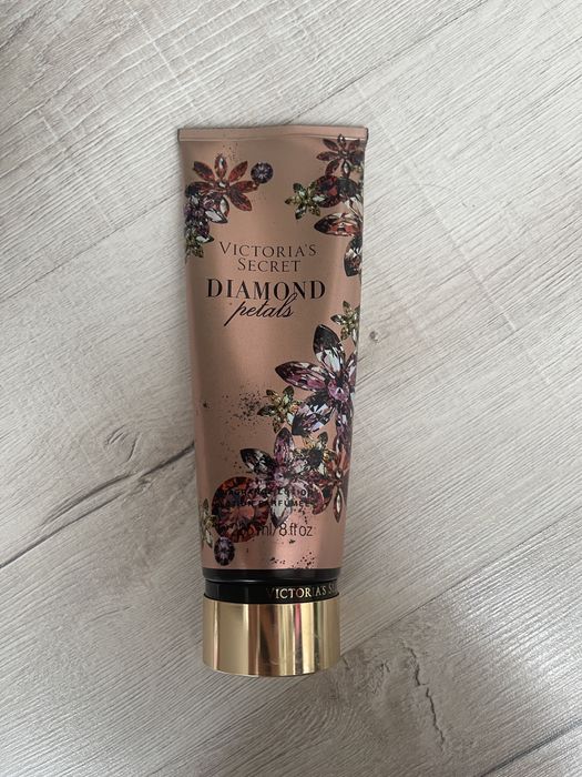 Парфумований лосьйон для тіла Victoria’s Secret Diamond Petals