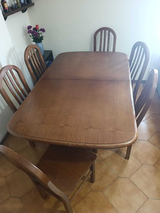 Mesa de Madeira c/ cadeiras para sala ou cozinha