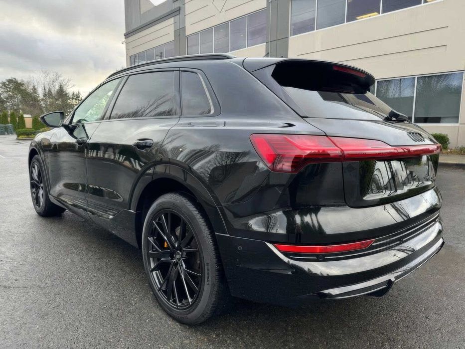 Audi e-tron S Premium Plus quattro Sportback      2023