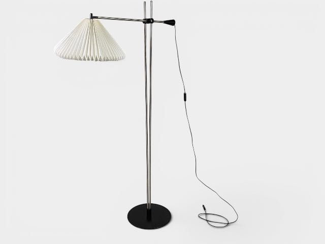 Christian Hvidt dla Le Klint – lampa podłogowa model 323, Dania