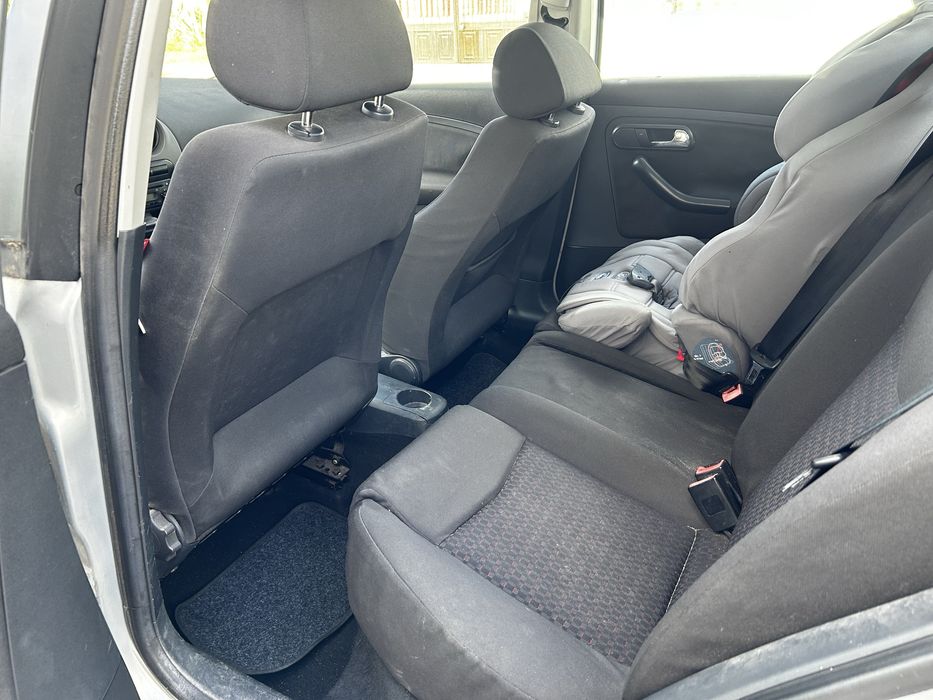 Seat Cordoba cinzento
