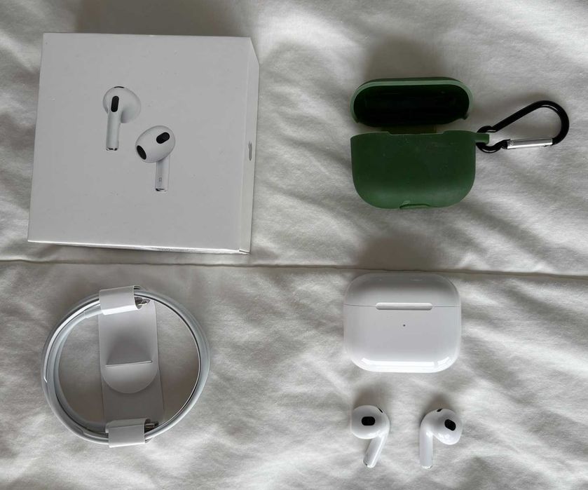 Apple AirPods (3ª Geração) em bom estado!