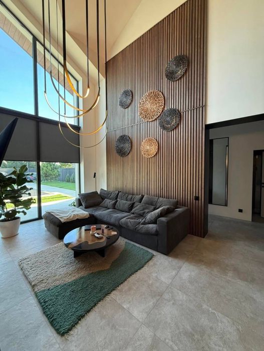 Стильный дом на Фонтане с архитектурным характером и особой атмосферой