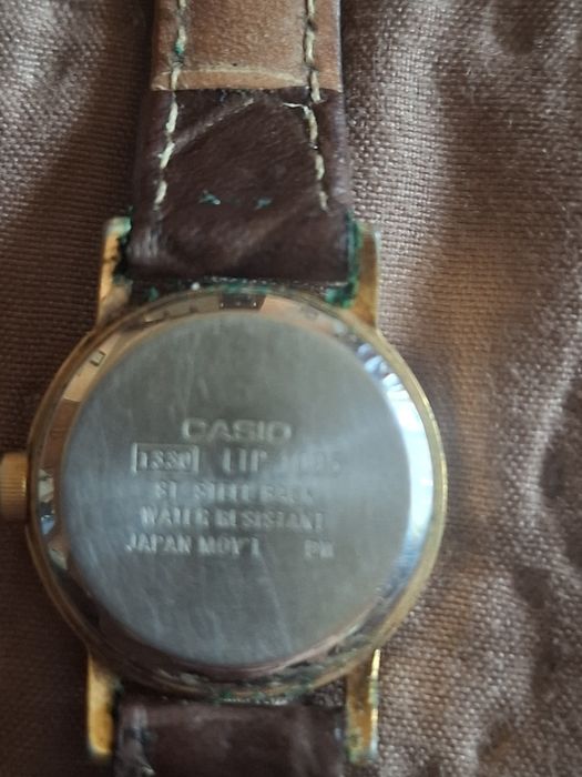 Продам жіночий годинник касіо