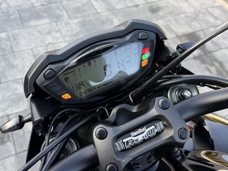 Suzuki gsx s 1000