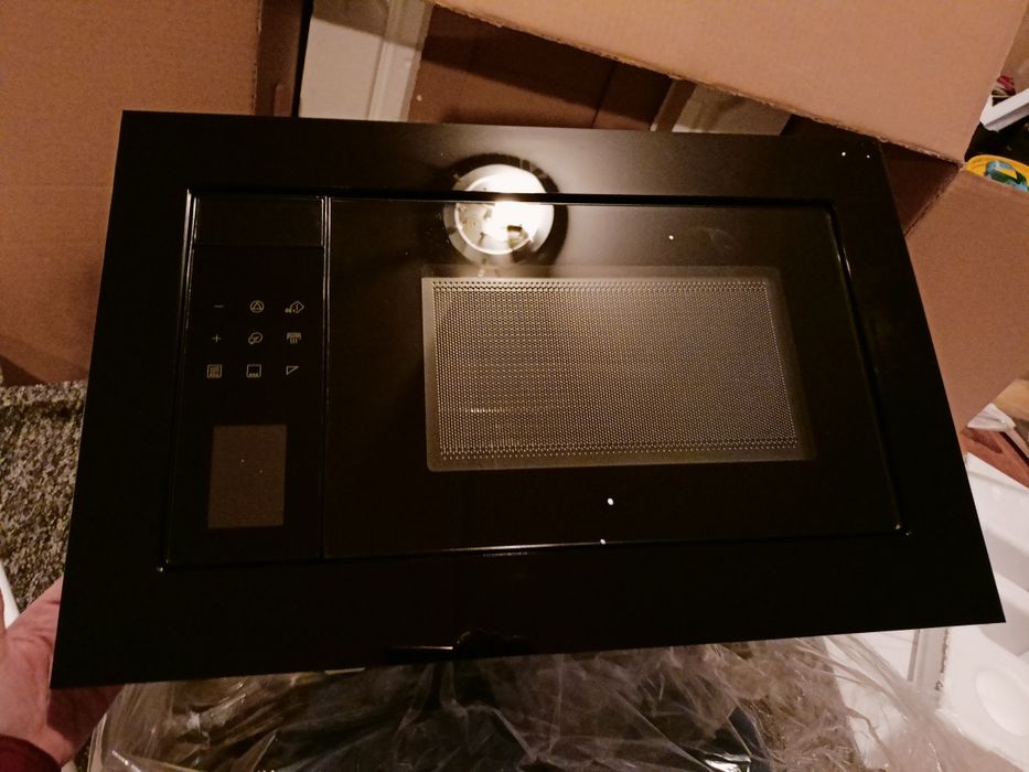 Nowa Kuchenka mikrofalowa Electrolux EMS4253TMK Grill