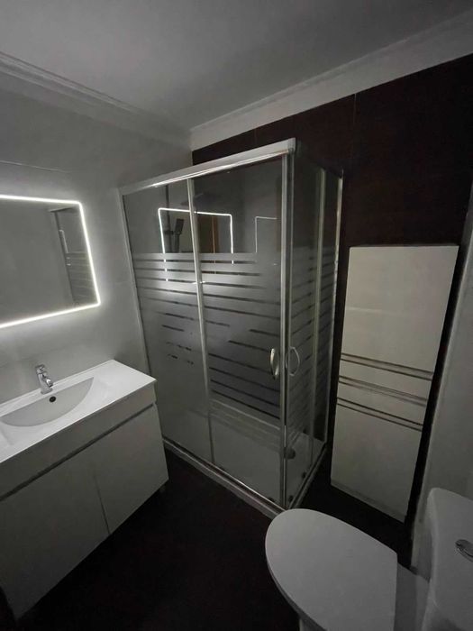2 Quartos 3 min do comboio e metro Reboleira
