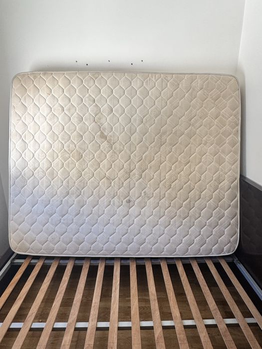 Cama de casal elevatória usada