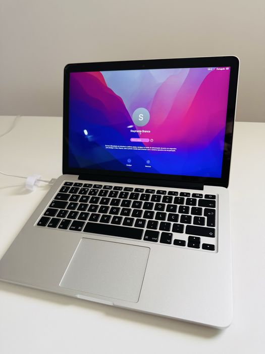 Apple MacBook Pro Retina 13” i5 | 8GB RAM | SSD | Carregador Novo | Excelente Estado