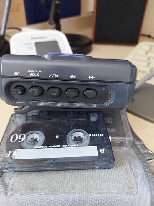Sony WM-FS393 Mega Bass AM FM Radio Walkman W/ Belt Clip Cassette Player