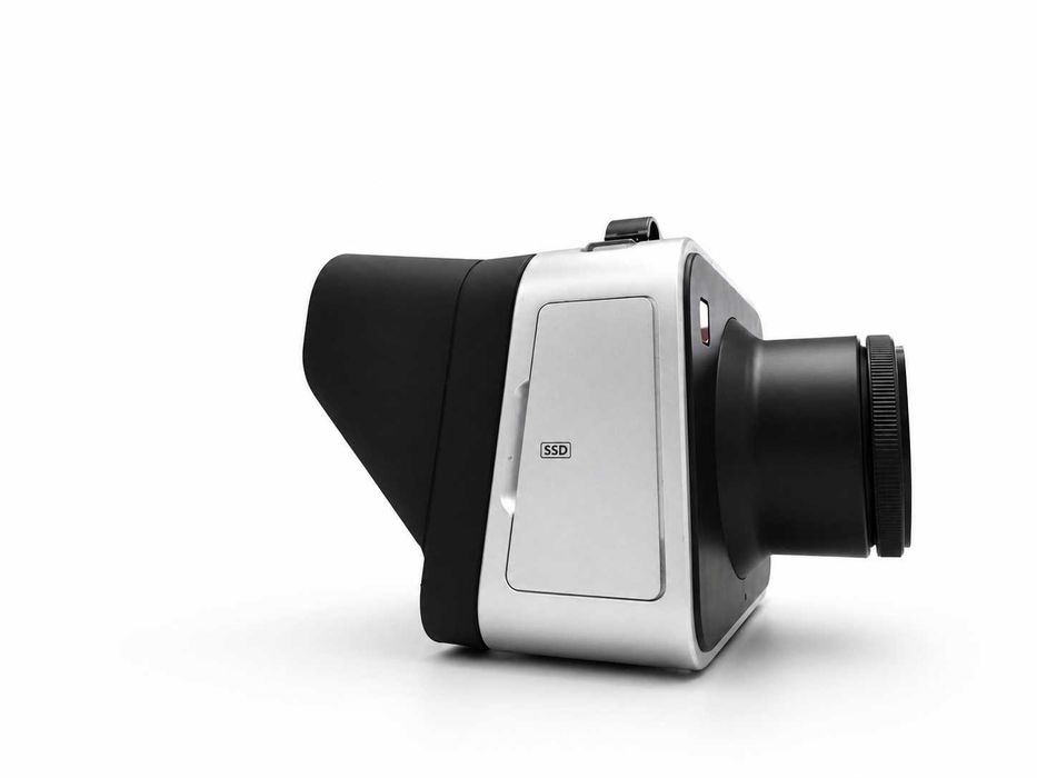 Blackmagic Design Production Camera 4K – Canon EF