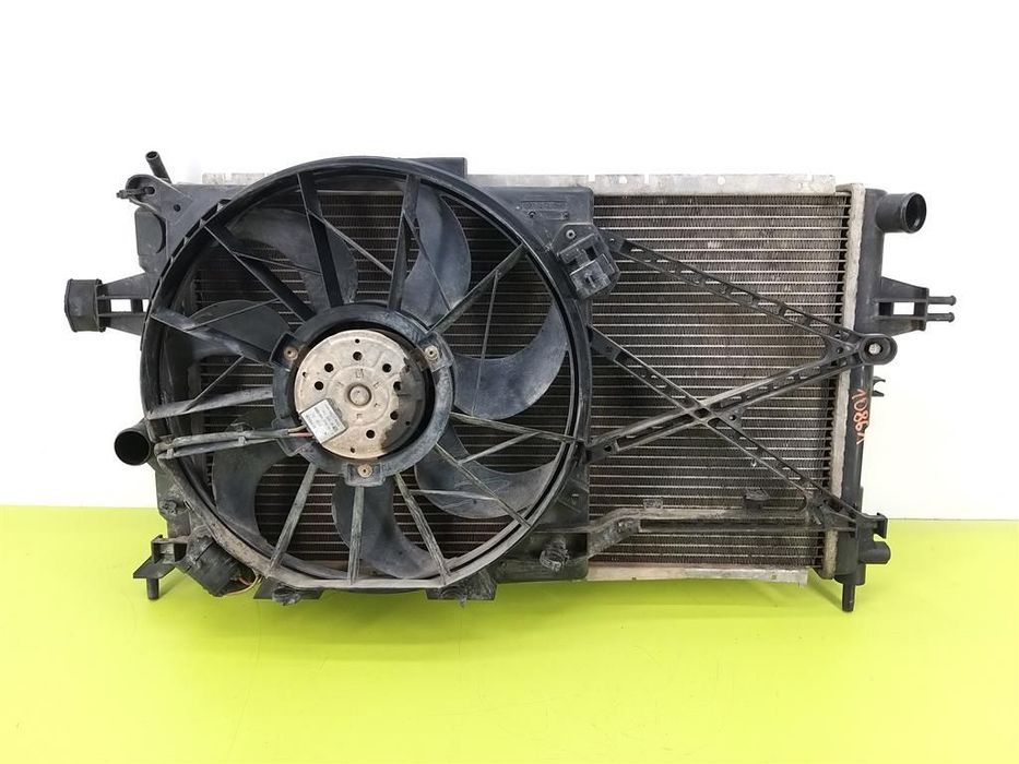 Chłodnica z wentylatorem Opel Astra II G 98-09 1.7 DTI BOSCH ORYGINAŁ