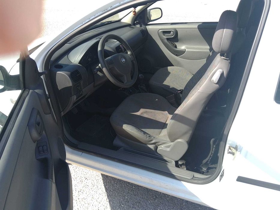 Vendo Opel Corsa C 1.7 comercial (2001) fiável e económico