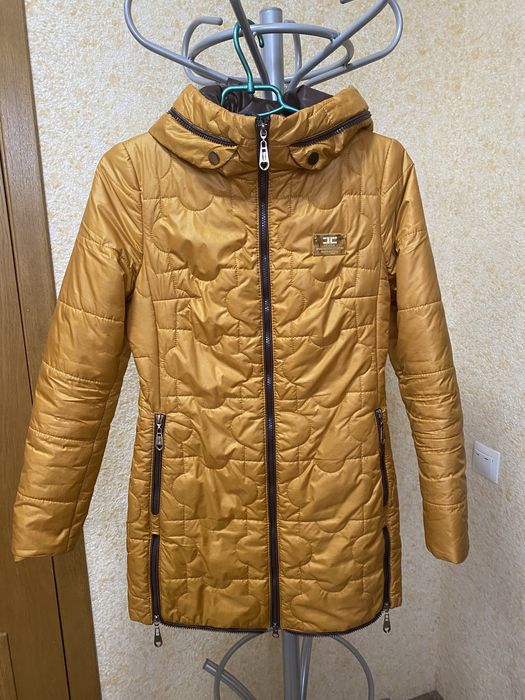 Куртка жіноча