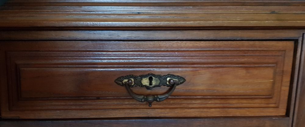 Louceiro de 4 portas antigo