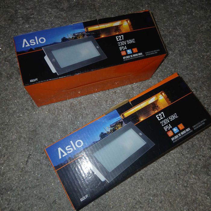 Vendo 2 apliques para muro em inox da aslo novo