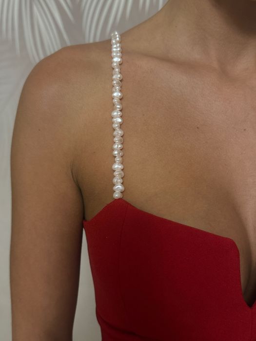 Червона сукня Zara з перлинами