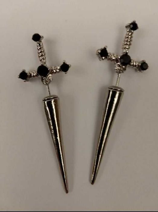 Сережки-гвоздики у вигляді меча (нові)