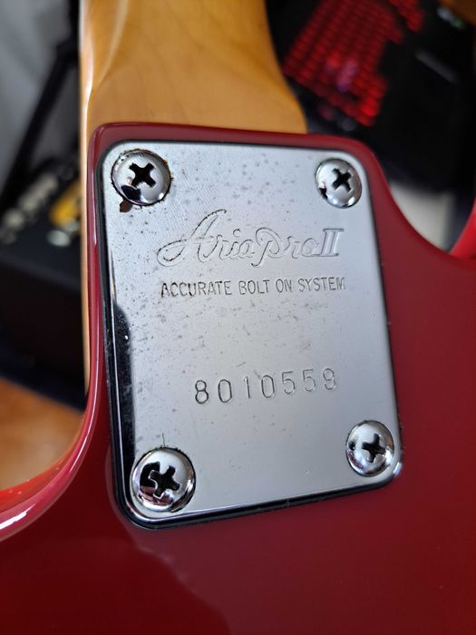 Guitarra elétrica Aria Pro II SL Series